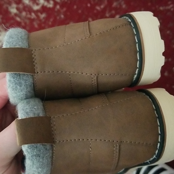 NWOT Cat & Jack Size 1 Boots - Picture 3 of 4